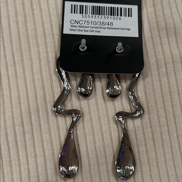 PRETTYLITTLETHING Silver Abstract Curved Drop Statement Earrings NWT - Picture 4 of 5